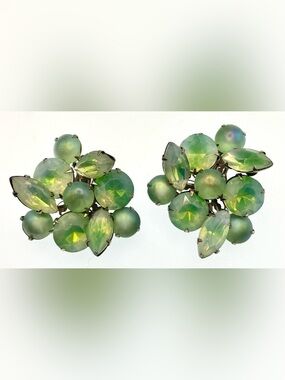 Vintage 1950s–60s Green Aqua Acrylic Clip On Earrings Prong Set Statement